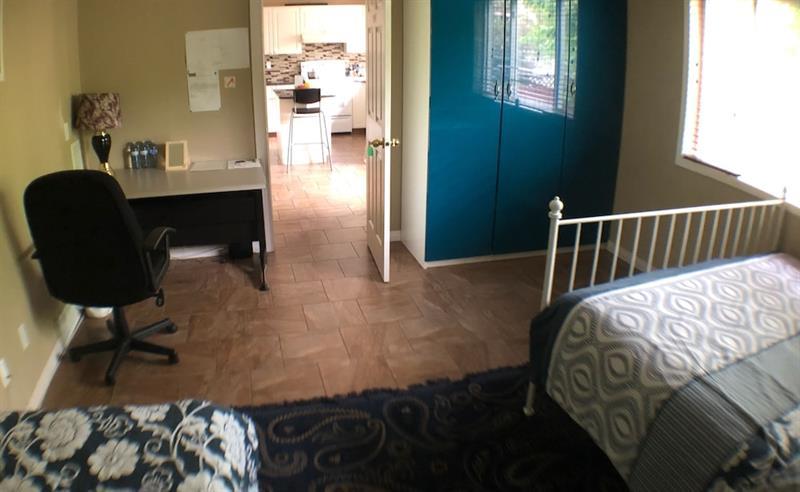 Brother Li Homestay YYC Exterior foto