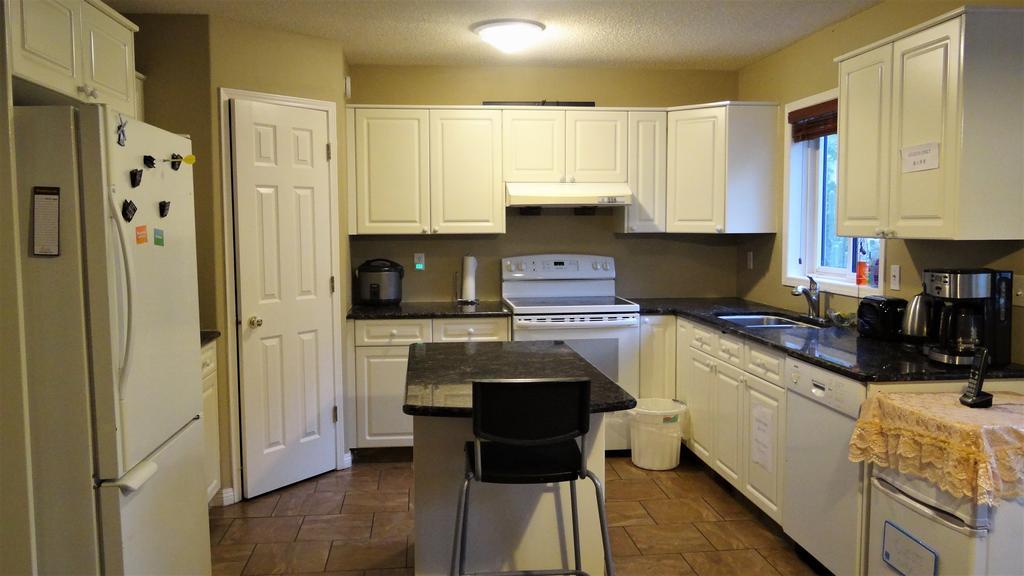 Brother Li Homestay YYC Exterior foto