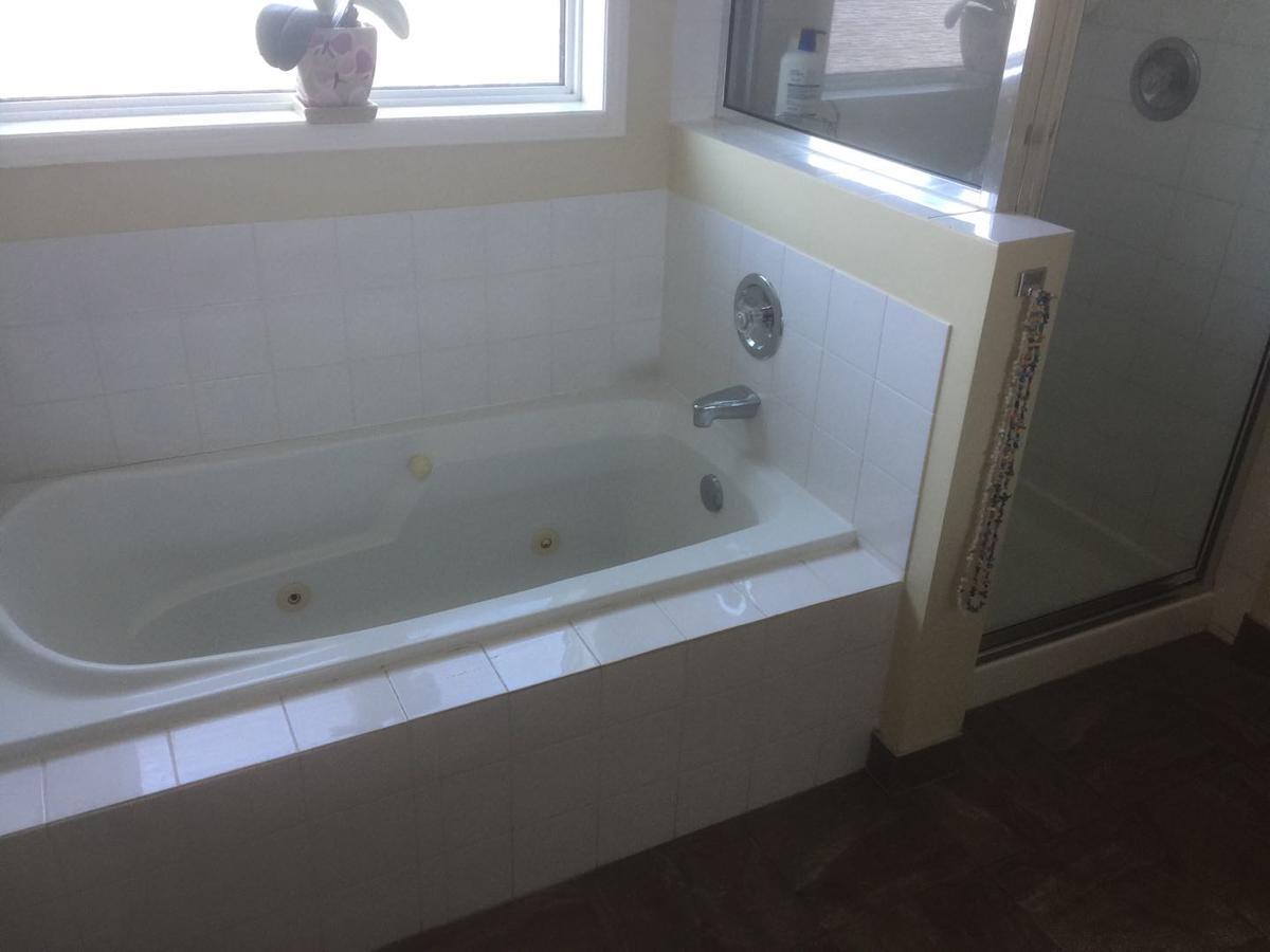 Brother Li Homestay YYC Exterior foto