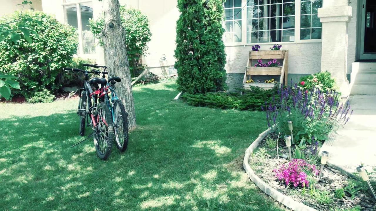 Brother Li Homestay YYC Exterior foto